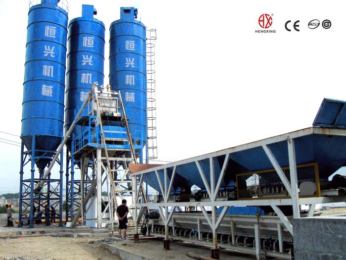 快(kuài)裝式(提鬥式)混(hun)凝土攪拌設備(bèi)