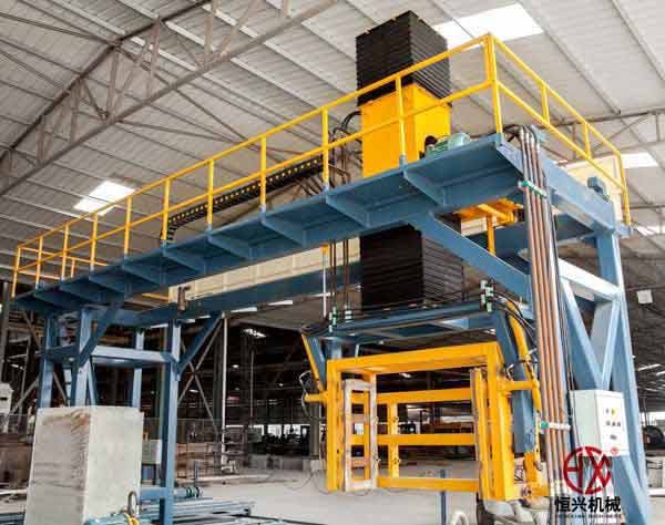 毛坯(pi)翻轉吊具-免蒸(zheng)泡沫混凝土砌(qì)塊生産線設備(bèi)